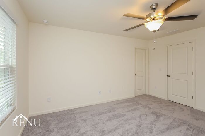 Building Photo - 3096 Calcutta St