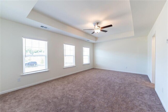 Building Photo - 31 Briarwood Dr E