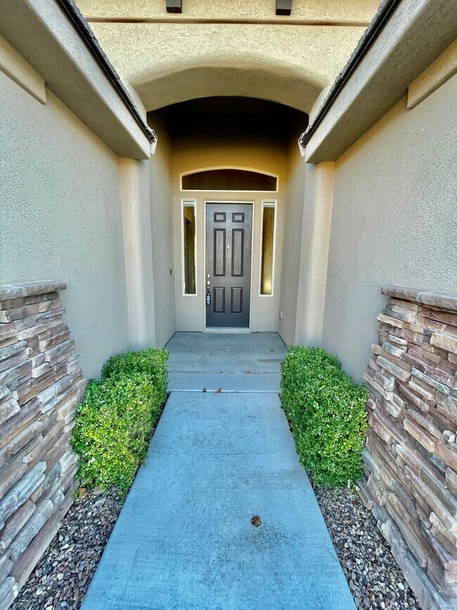 Building Photo - Pet Friendly Home in Green Valley