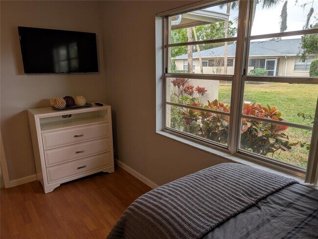 Building Photo - 6896 W Country Club Ln