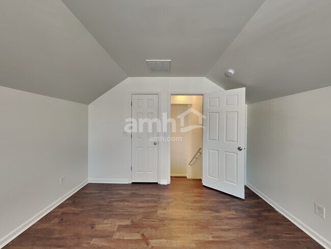 Building Photo - 6747 Thistle Down Dr