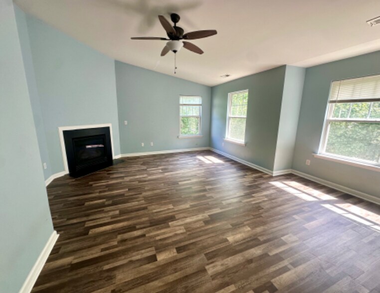 Building Photo - 2231 Raven Rd