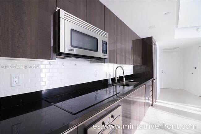 Building Photo - 92 SW 3rd St