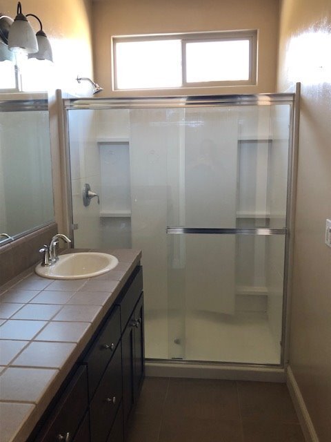 Building Photo - Large 4 Bedroom/2 Bath Home with Solar in Gossamer Grove - $2595 Per Month!