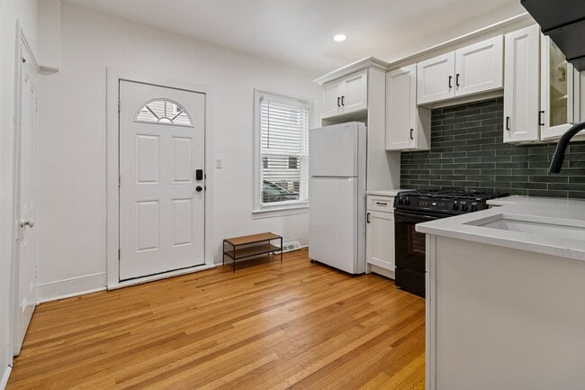 Building Photo - 12 Station Rd