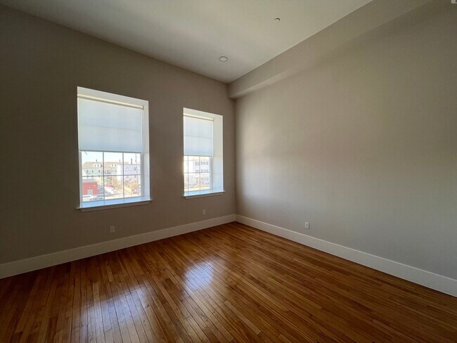 Building Photo - 34 St Joseph St