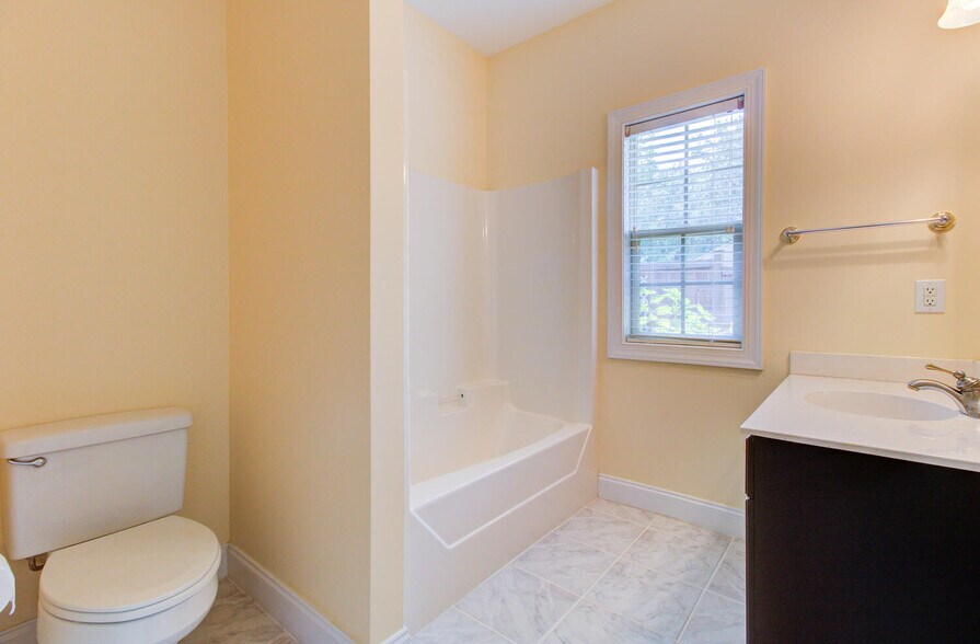 Building Photo - 4806 Alida Pl