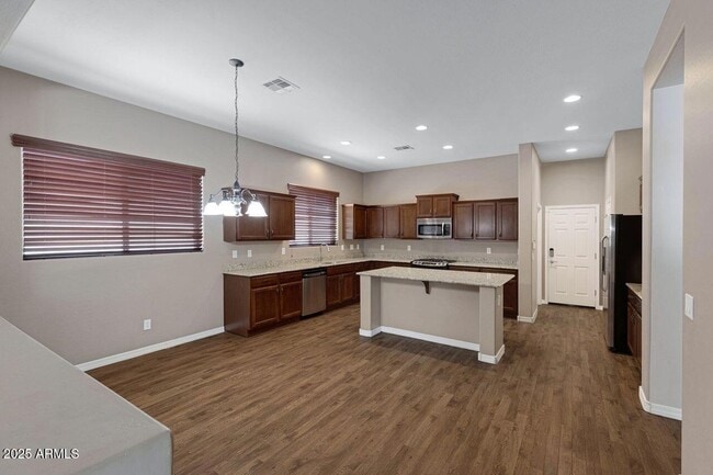 Building Photo - 2268 W River Rock Trail