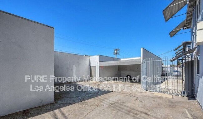 Building Photo - 4427 Murietta Ave