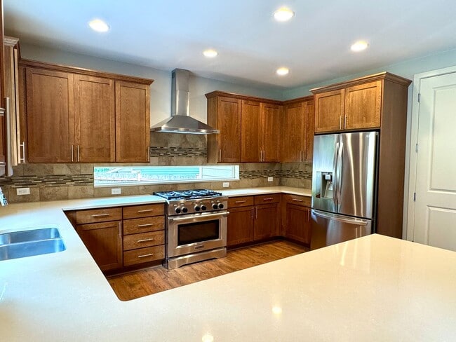 Building Photo - Stunning Bainbridge Island 4 bedroom home....available now!