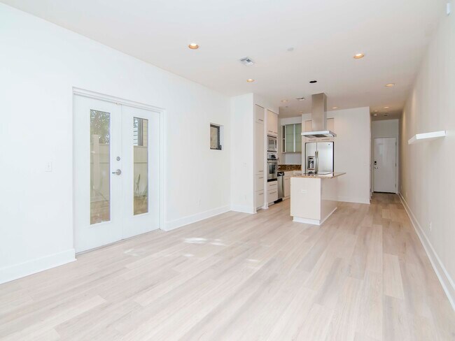 Building Photo - 213 S Moody Ave