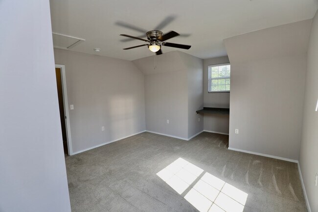 Building Photo - 1910 Lybrand St