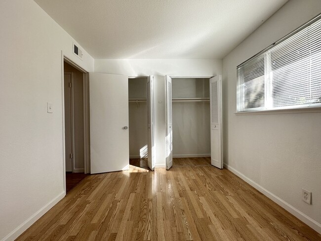 Building Photo - Charming 2-Bedroom Condo in Rancho Cordova!