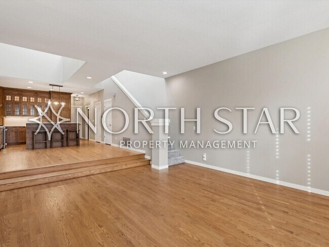 Building Photo - First Addition Townhome in Prime Location