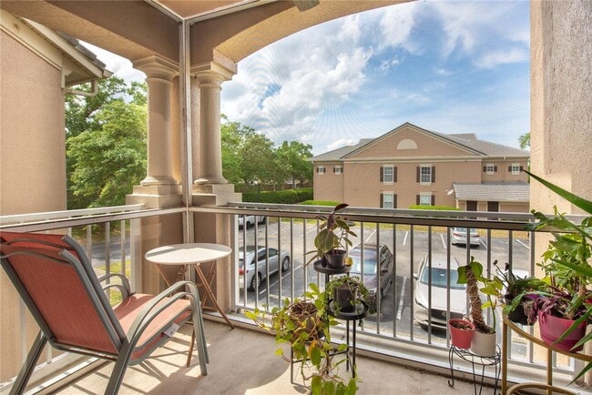 Building Photo - Beautiful 2/2 in Hunter's Creek