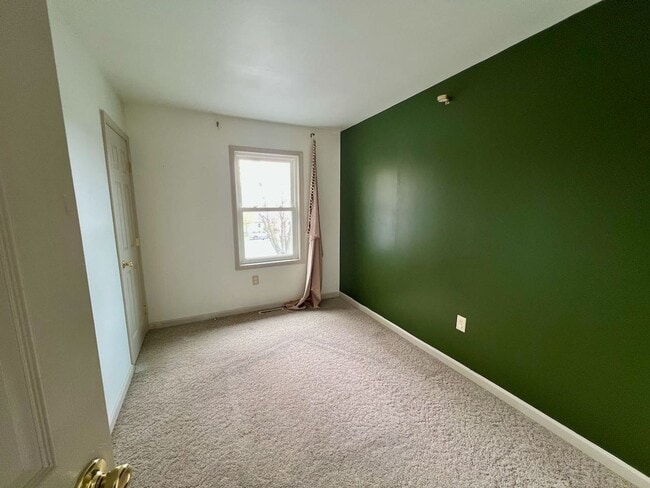 Building Photo - Townhome in a Great Community! 3bd/2.5ba