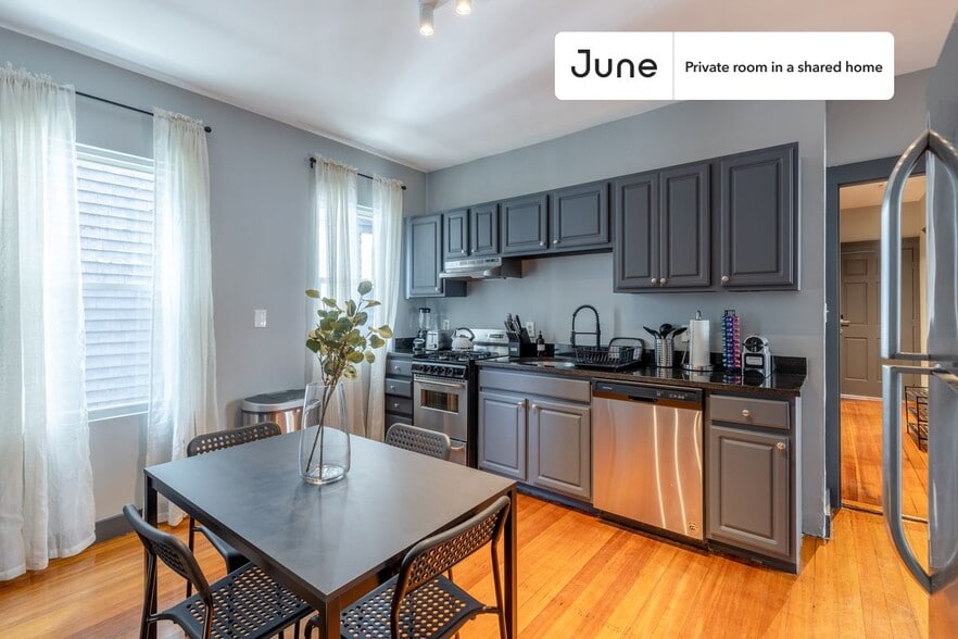 Building Photo - Room in Shared 3 bed/1 bath home
