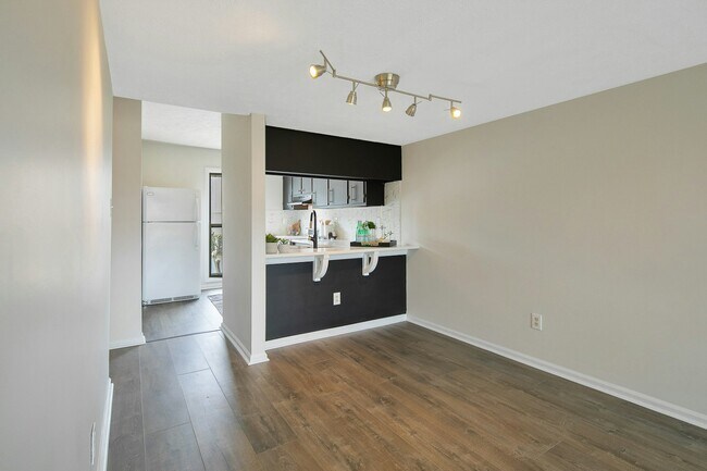 Building Photo - 4604 Dow Ct