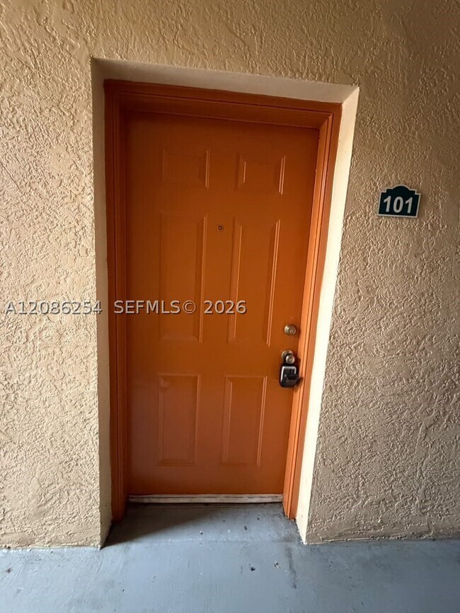 Building Photo - 2451 Centergate Dr