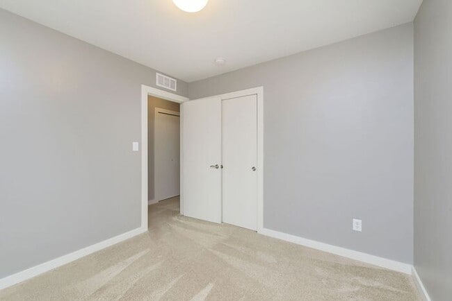 Building Photo - Lovely 3 Bedroom 2.5 Bath Townhome Steps From The Monon!