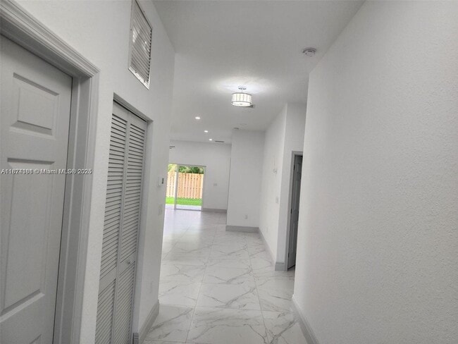 Building Photo - 1642 NW 14th St