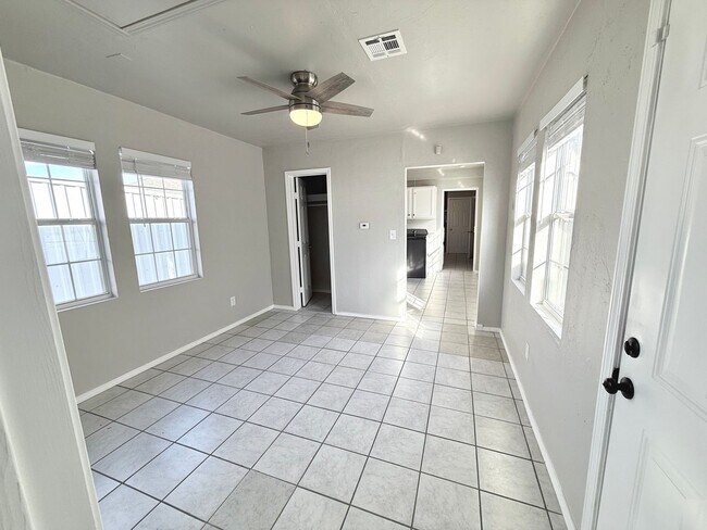 Building Photo - Large 4BD 2BA Home w/ Bonus Room close to Oklahoma City University!!