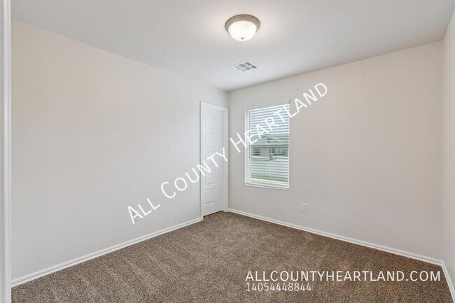 Building Photo - 3425 Molly Dr