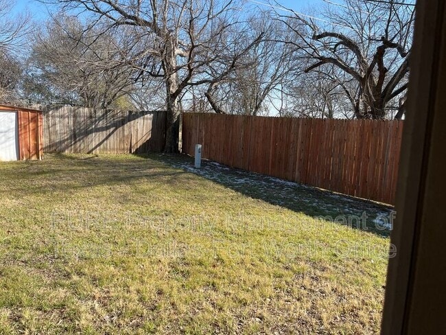 Building Photo - 423 Claire Ct