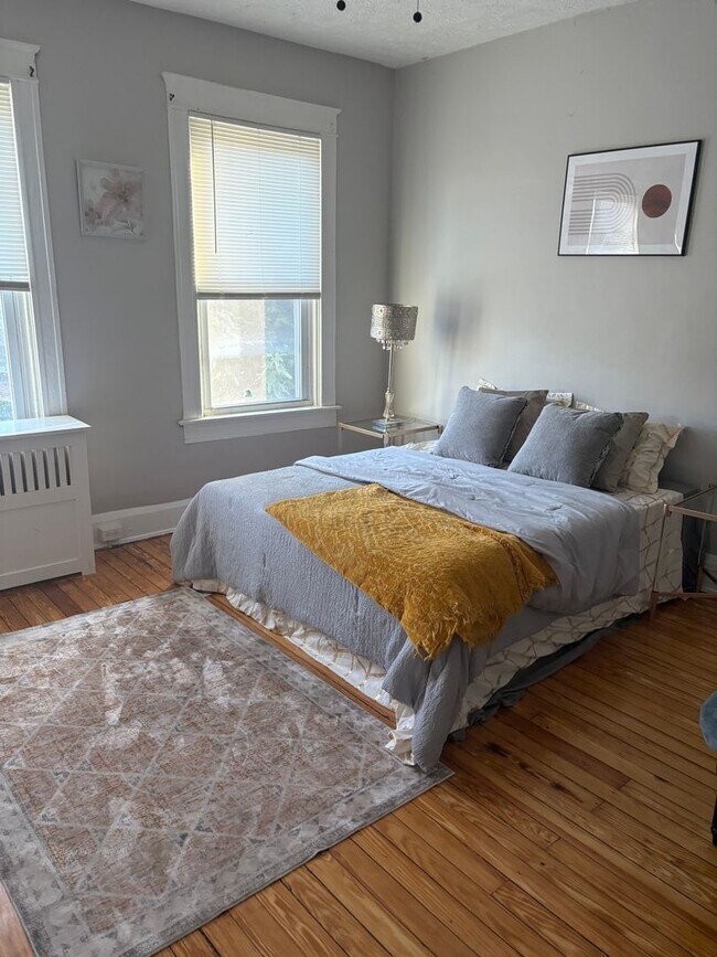 Building Photo - Charming 3BR Townhome in Baltimore Lake Montelbello