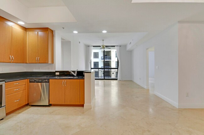 Building Photo - 701 S Olive Ave