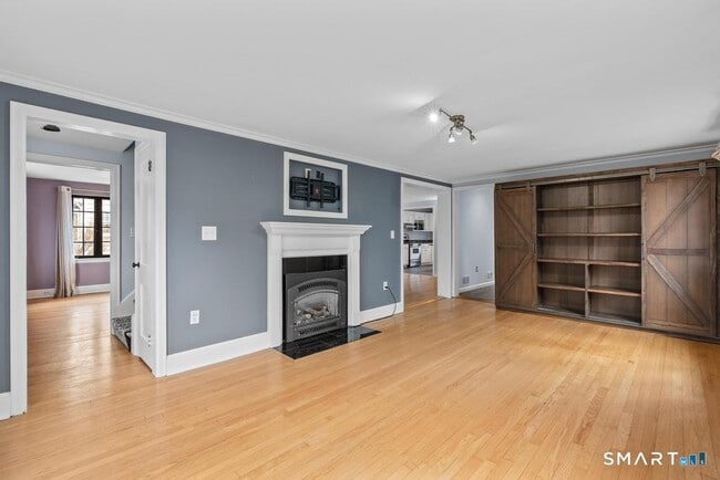 Building Photo - 83 Meadowbrook Rd