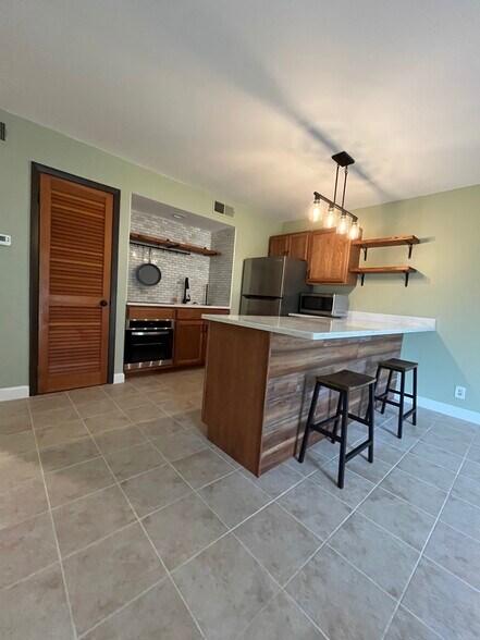Building Photo - 1255 Ponce Island Dr