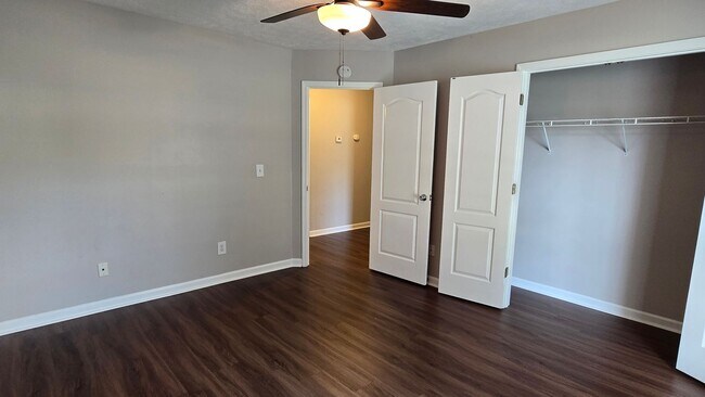 Building Photo - Laurel Creek Subdivision
