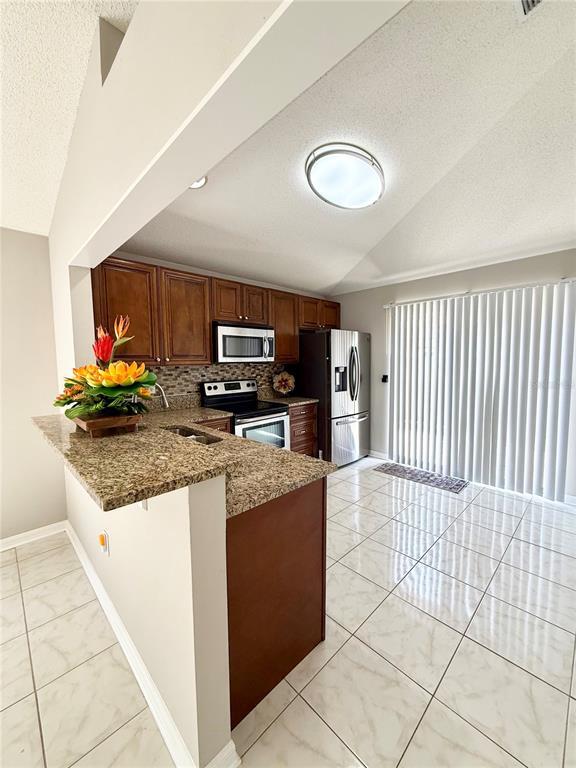 Building Photo - 6043 Pointe Pleasant Blvd