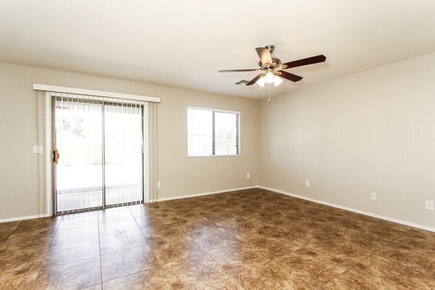 Building Photo - 18806 N Lousandra Dr