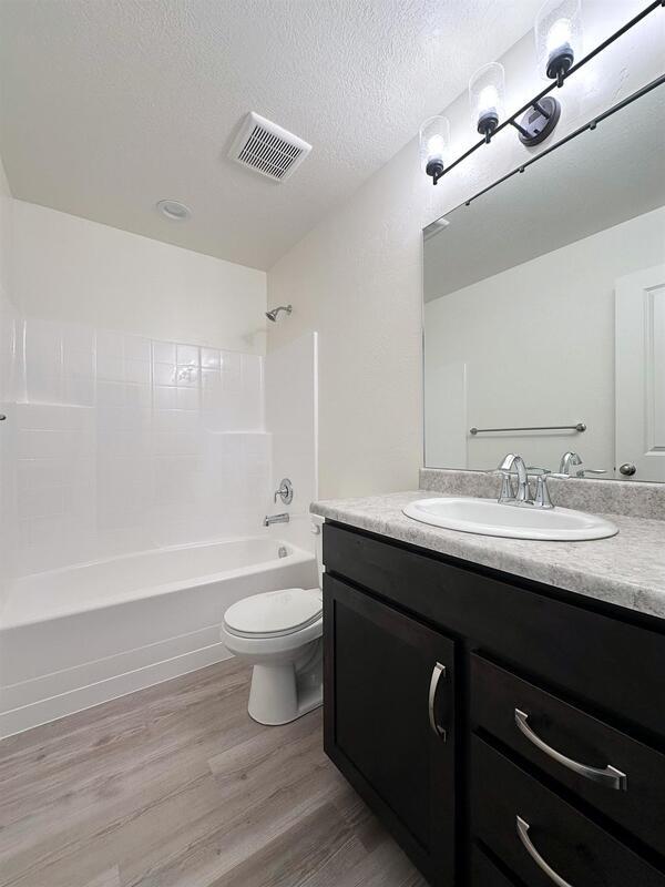 Building Photo - 250 1200 S