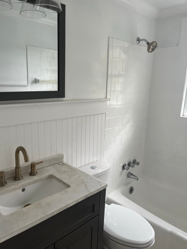 Building Photo - 35 12th Ave