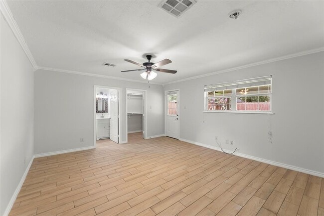 Building Photo - 519 Guyer St