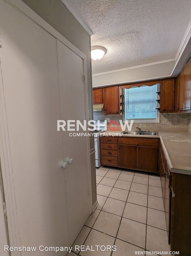 Building Photo - 3 br, 1 bath House - 3253 Markley St