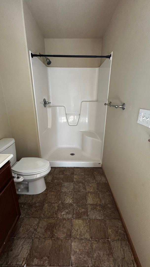 Building Photo - Coralville 4 Bedroom 4 Bath 3 Level Town H...