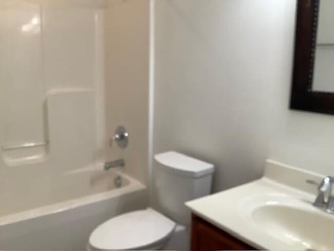 Building Photo - 623 Wyndhurst Dr