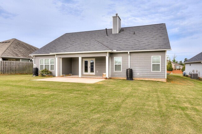 Building Photo - 233 Carlow Dr