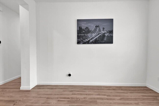 Building Photo - 12736 SW Eleanor Dr