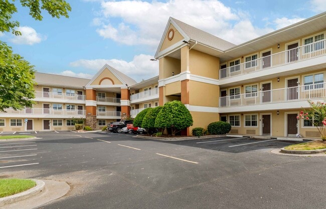 Building Photo - 6240 Airpark Dr