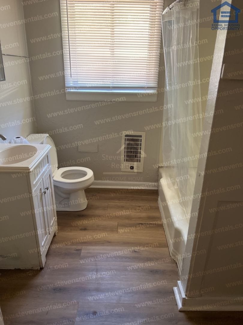 Building Photo - 5417 Slayton Ave