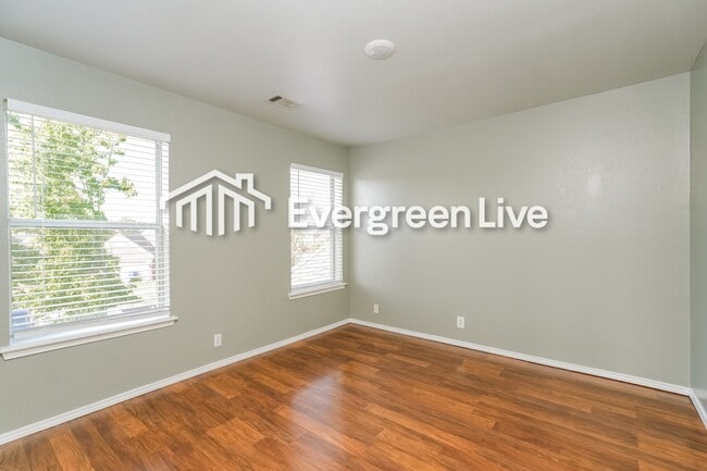 Building Photo - 1212 East Canton St S