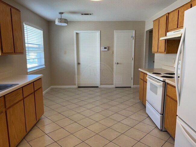 Building Photo - 4402 Breckenridge Dr