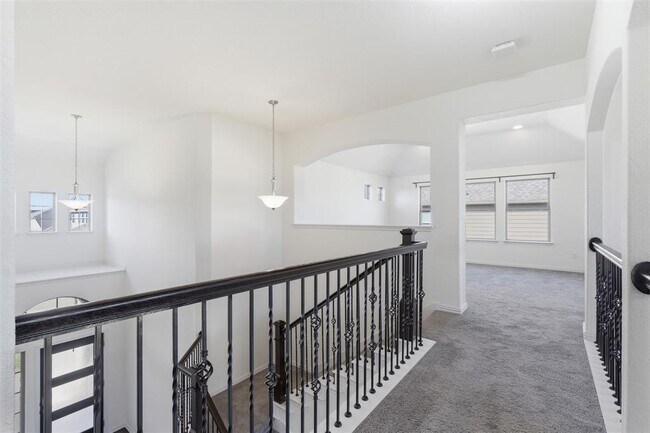 Building Photo - 3200 Hidalgo Loop