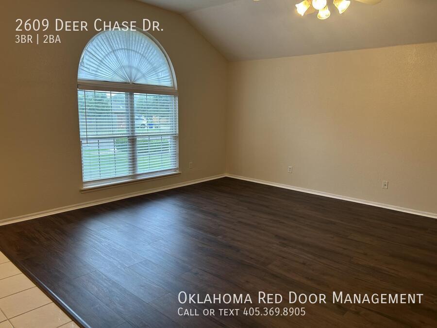 Building Photo - 2609 Deer Chase Dr