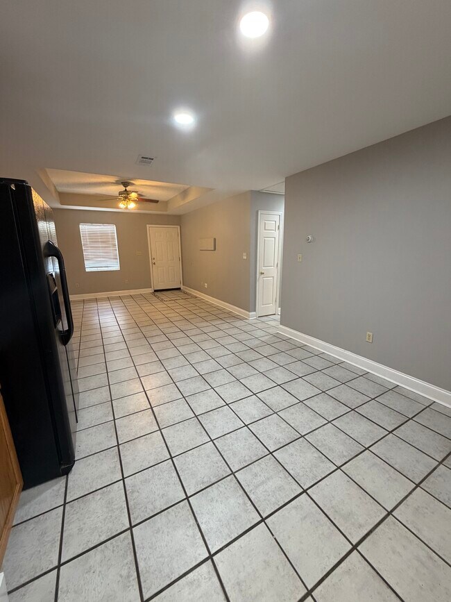 Building Photo - Crystal Lake Apartments